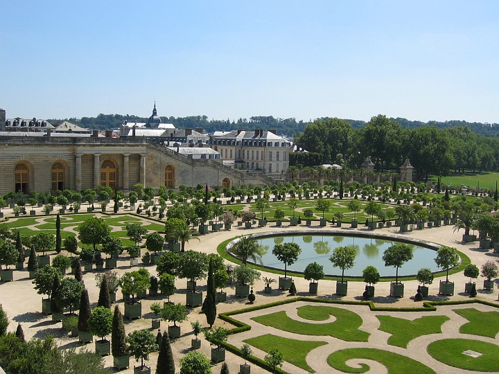 14 Versailles gardens.jpg